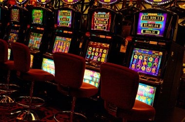 Ganesha Gold live blackjack table on mobile phone with dealer visible and betting interface